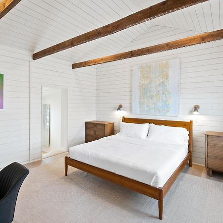 Boutique Room Steps From Downtown Mall Rose Jean Room 3 샬러츠빌 외부 사진